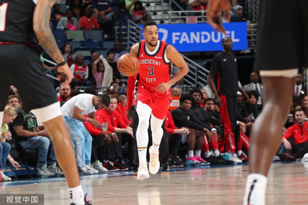 替补球员在 替补球员在